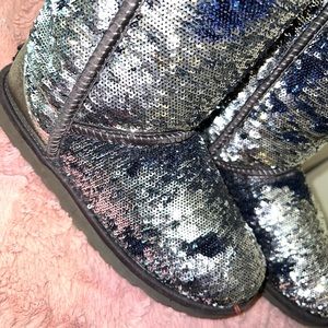 🛍🛍Navy Blue/ Silver Sequins Uggs